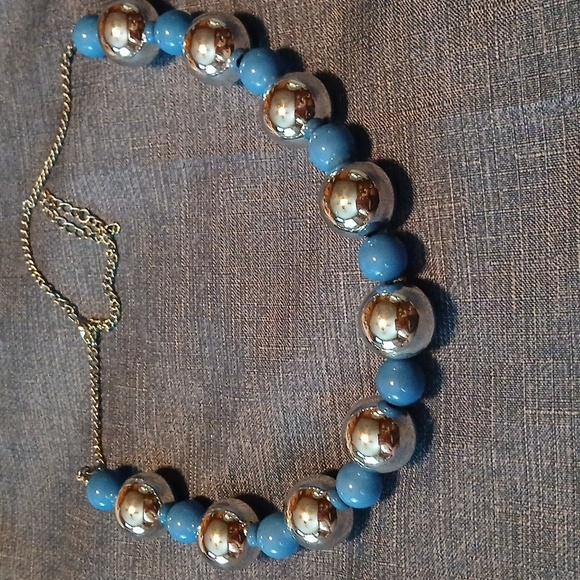 Giant blue and silver color statement necklace 20 inches - Picture 6 of 6